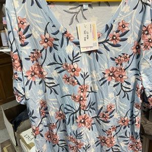 New with tags t shirt